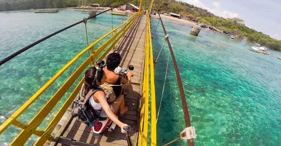 Jembatan Kuning Nusa Lembongan