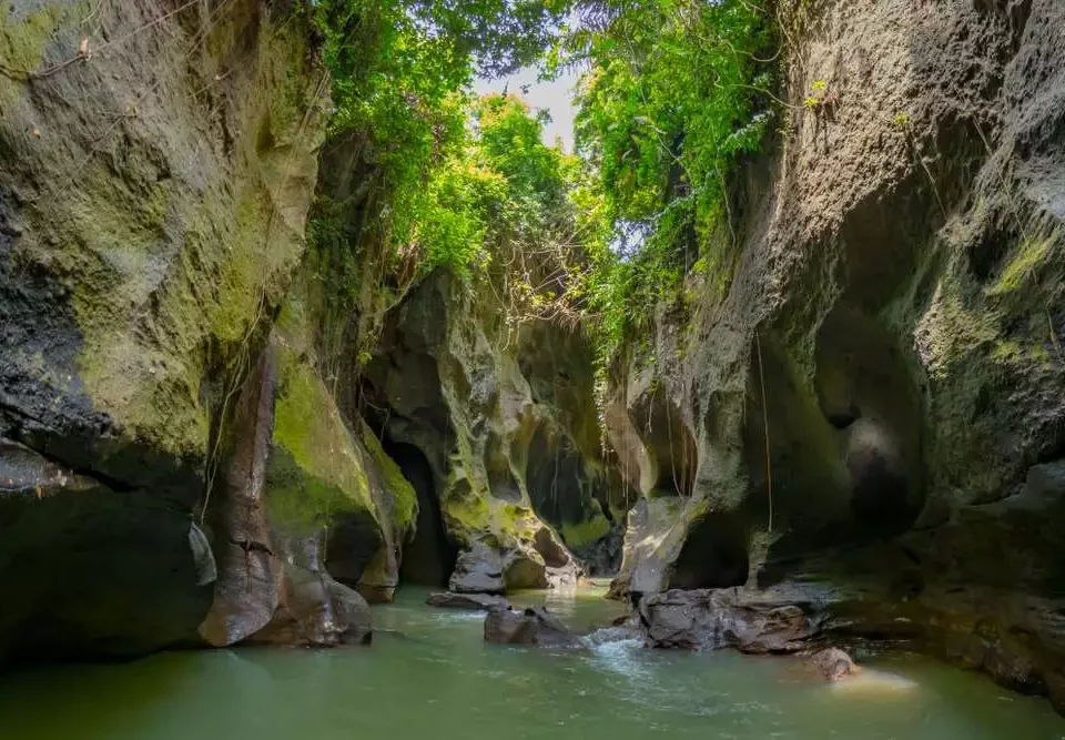 Hidden Canyon Beji Guwang